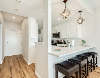 7700 Seawall Boulevard - Photo Thumbnail 6