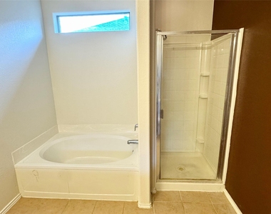 1331 S Maple Drive - Photo Thumbnail 16