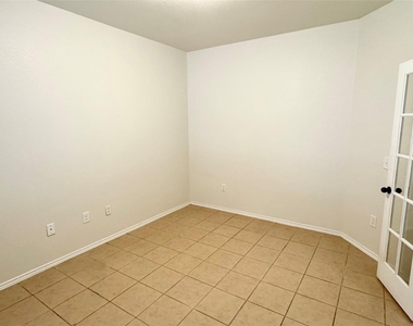 1331 S Maple Drive - Photo Thumbnail 1