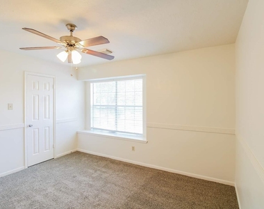 4409 Spoonbill Drive - Photo Thumbnail 8