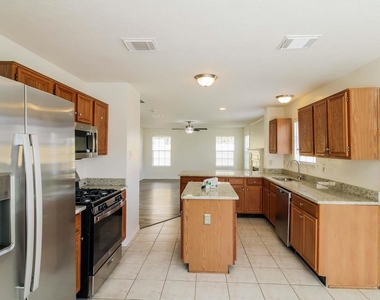 4409 Spoonbill Drive - Photo Thumbnail 7