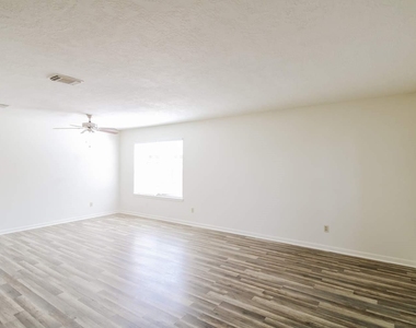 4409 Spoonbill Drive - Photo Thumbnail 3