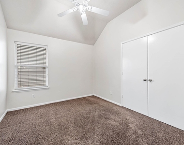927 Hannah Falls Lane - Photo Thumbnail 21