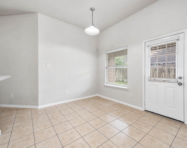 927 Hannah Falls Lane - Photo Thumbnail 15