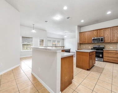 927 Hannah Falls Lane - Photo Thumbnail 9
