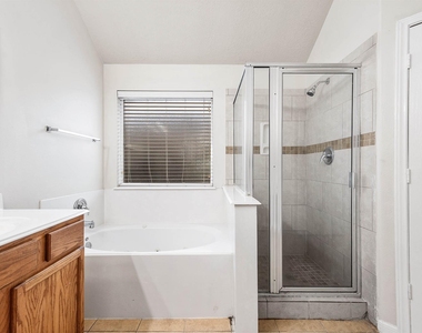 927 Hannah Falls Lane - Photo Thumbnail 26