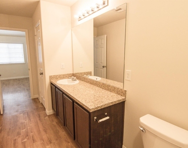 734 N Ella Creek Drive - Photo Thumbnail 9