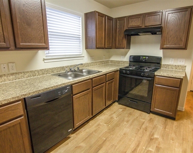734 N Ella Creek Drive - Photo Thumbnail 2