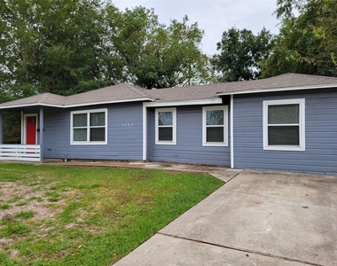 5242 Keystone Street - Photo Thumbnail 1