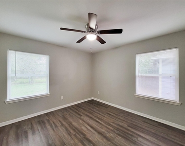 5242 Keystone Street - Photo Thumbnail 16