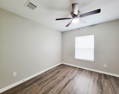 5242 Keystone Street - Photo Thumbnail 13