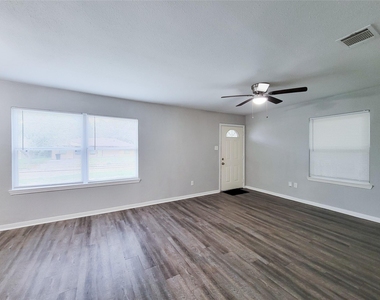 5242 Keystone Street - Photo Thumbnail 4
