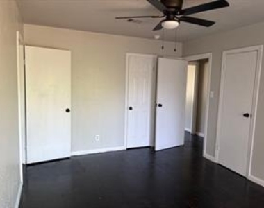 5782 Belcrest Street - Photo Thumbnail 10