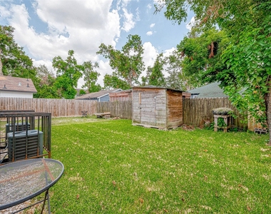915 Adele Street - Photo Thumbnail 21