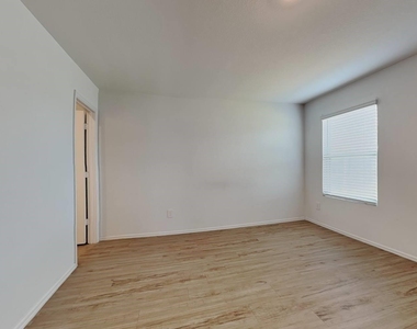 18811 Charter Elm Drive - Photo Thumbnail 5
