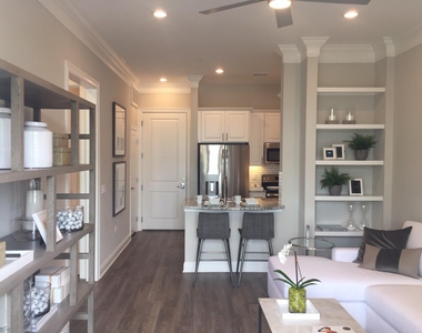 2111 Austin Street - Photo Thumbnail 2