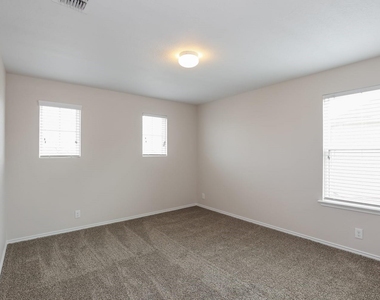 8813 Palmetto Falls - Photo Thumbnail 8