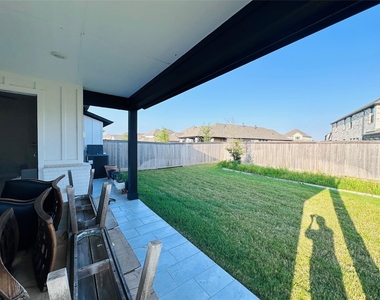 15331 Leal Rancho Court - Photo Thumbnail 20