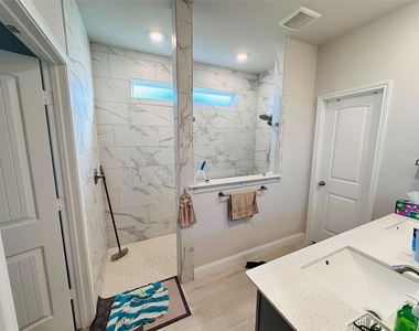 15331 Leal Rancho Court - Photo Thumbnail 12