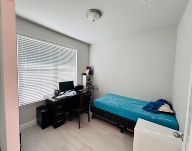 15331 Leal Rancho Court - Photo Thumbnail 6