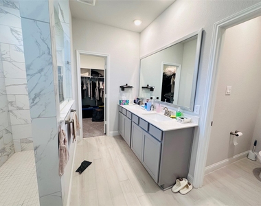 15331 Leal Rancho Court - Photo Thumbnail 13