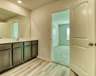 8002 Vacek Meadow Loop - Photo Thumbnail 17