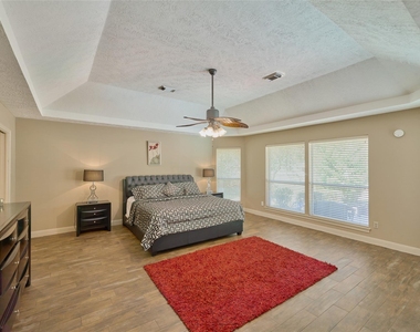 121 April Waters Drive N - Photo Thumbnail 28