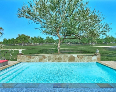 121 April Waters Drive N - Photo Thumbnail 4