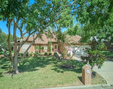 121 April Waters Drive N - Photo Thumbnail 43