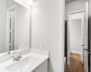 7314 Grandview Meadow Drive - Photo Thumbnail 13