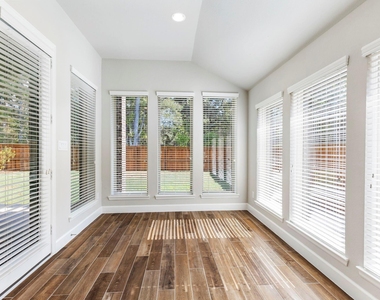 7314 Grandview Meadow Drive - Photo Thumbnail 18