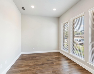 7314 Grandview Meadow Drive - Photo Thumbnail 8