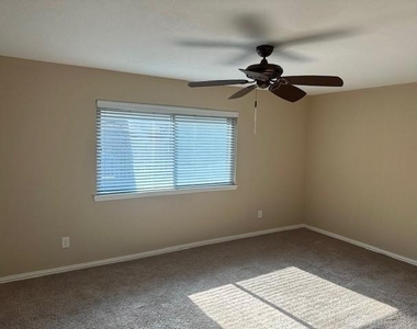 18015 Heaton Drive - Photo Thumbnail 25