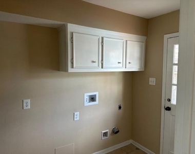 18015 Heaton Drive - Photo Thumbnail 39