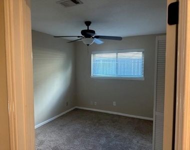 18015 Heaton Drive - Photo Thumbnail 26