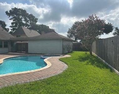 18015 Heaton Drive - Photo Thumbnail 16