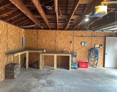 18015 Heaton Drive - Photo Thumbnail 7