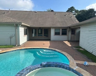 18015 Heaton Drive - Photo Thumbnail 14