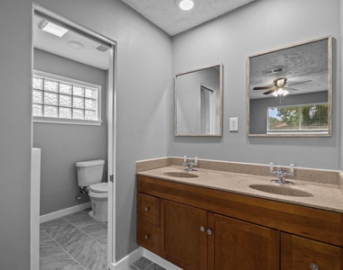 8122 Swan Meadow Lane - Photo Thumbnail 12