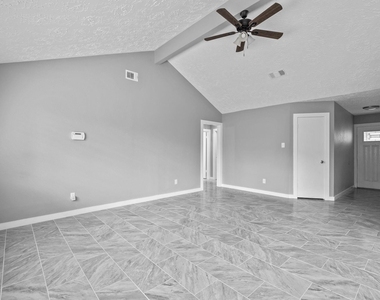 8122 Swan Meadow Lane - Photo Thumbnail 5