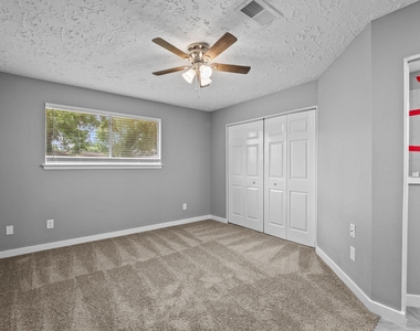 8122 Swan Meadow Lane - Photo Thumbnail 9