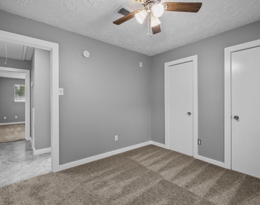 8122 Swan Meadow Lane - Photo Thumbnail 16