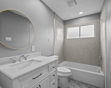 8122 Swan Meadow Lane - Photo Thumbnail 17