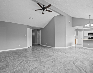 8122 Swan Meadow Lane - Photo Thumbnail 4