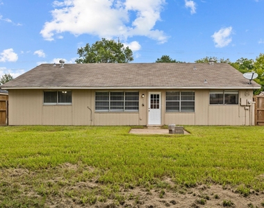 8122 Swan Meadow Lane - Photo Thumbnail 24