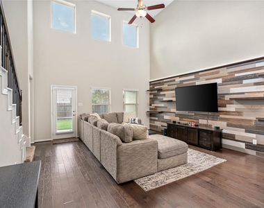 15323 Westland Gate Drive - Photo Thumbnail 2