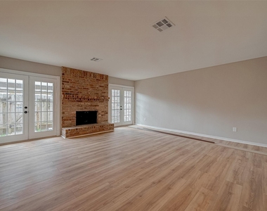 14736 Perthshire Road - Photo Thumbnail 9