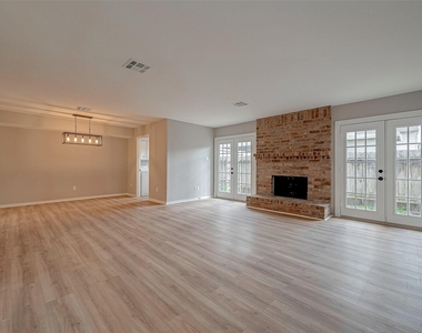 14736 Perthshire Road - Photo Thumbnail 10