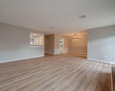 14736 Perthshire Road - Photo Thumbnail 11