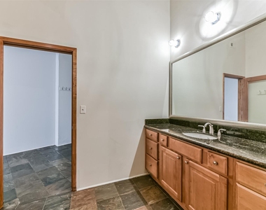 705 Main Street - Photo Thumbnail 9